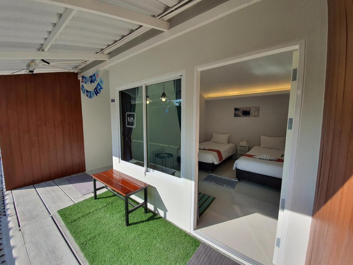 Napa Hostel Samrong Station Samut Prakan Bagian luar foto