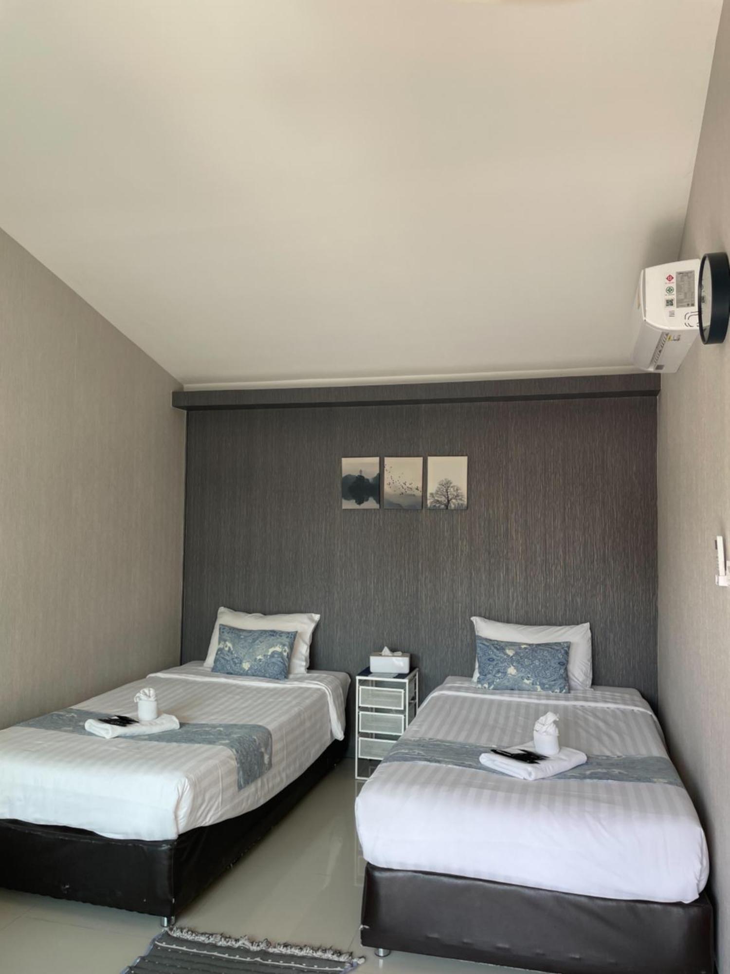 Napa Hostel Samrong Station Samut Prakan Bagian luar foto