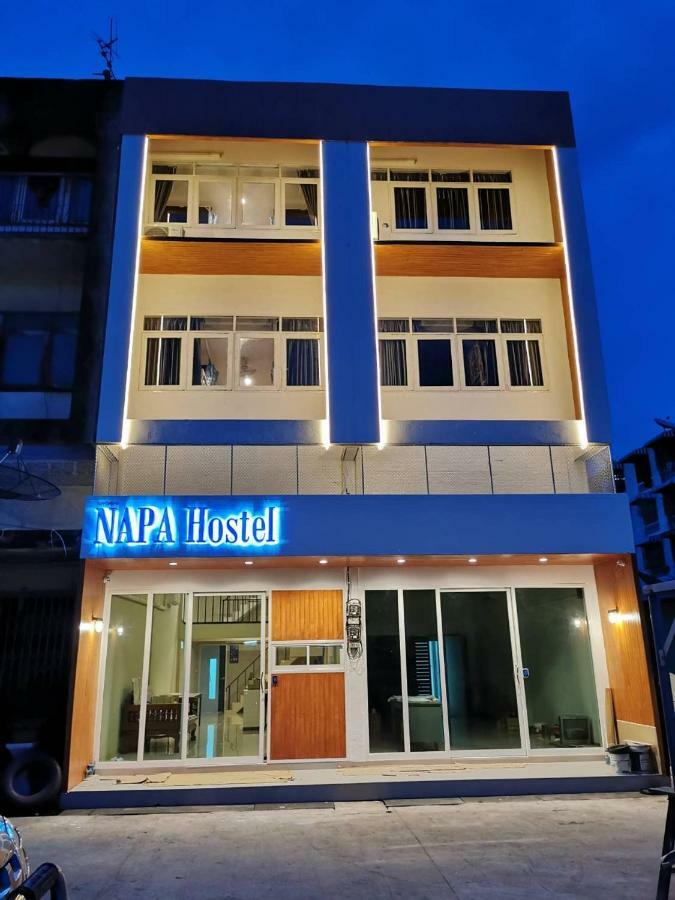 Napa Hostel Samrong Station Samut Prakan Bagian luar foto