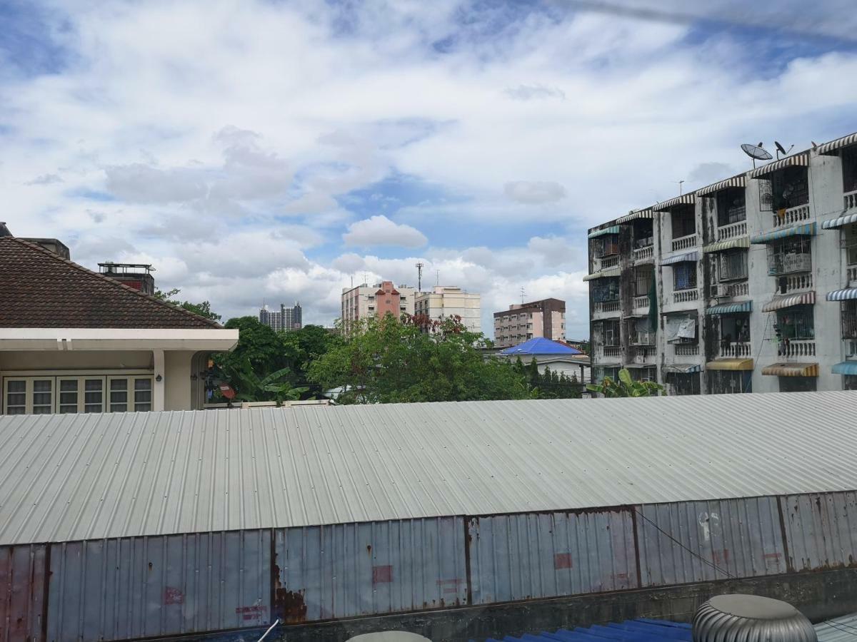 Napa Hostel Samrong Station Samut Prakan Bagian luar foto