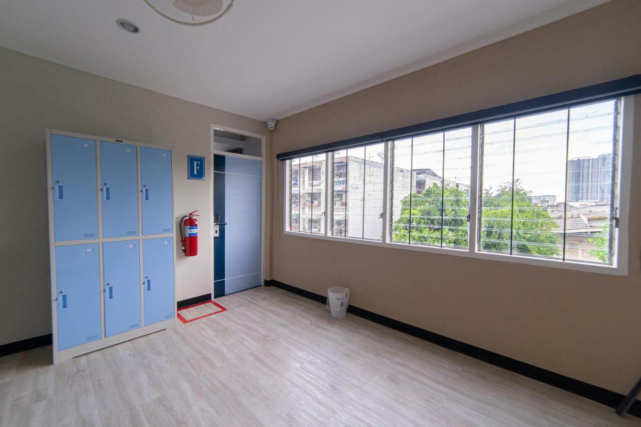 Napa Hostel Samrong Station Samut Prakan Bagian luar foto