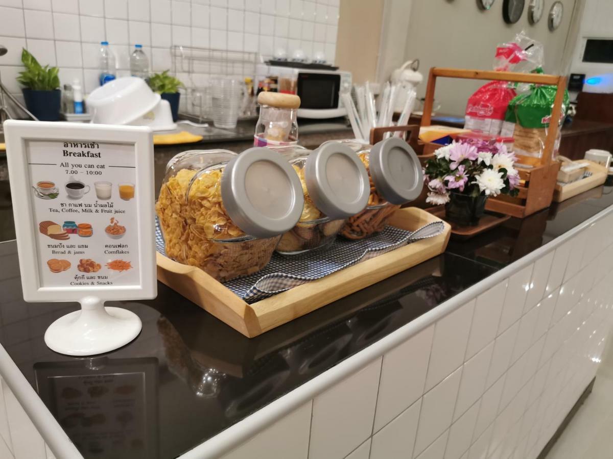 Napa Hostel Samrong Station Samut Prakan Bagian luar foto